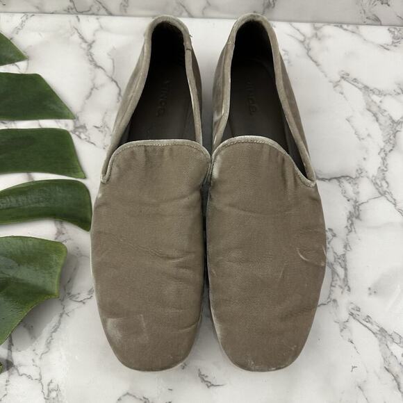Vince Womens Gray Crushed Velvet Loafer Flats Size 8 Slip On Made in Italy - Picture 2 of 9